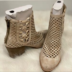 coconuts mosey bootie